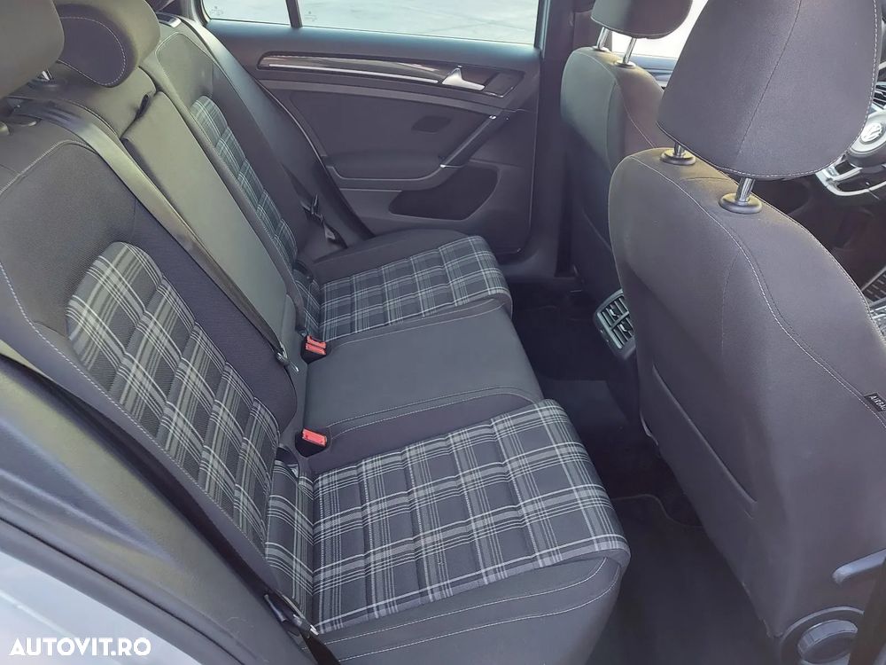 Volkswagen Golf 2.0 TDI DSG GTD - 9