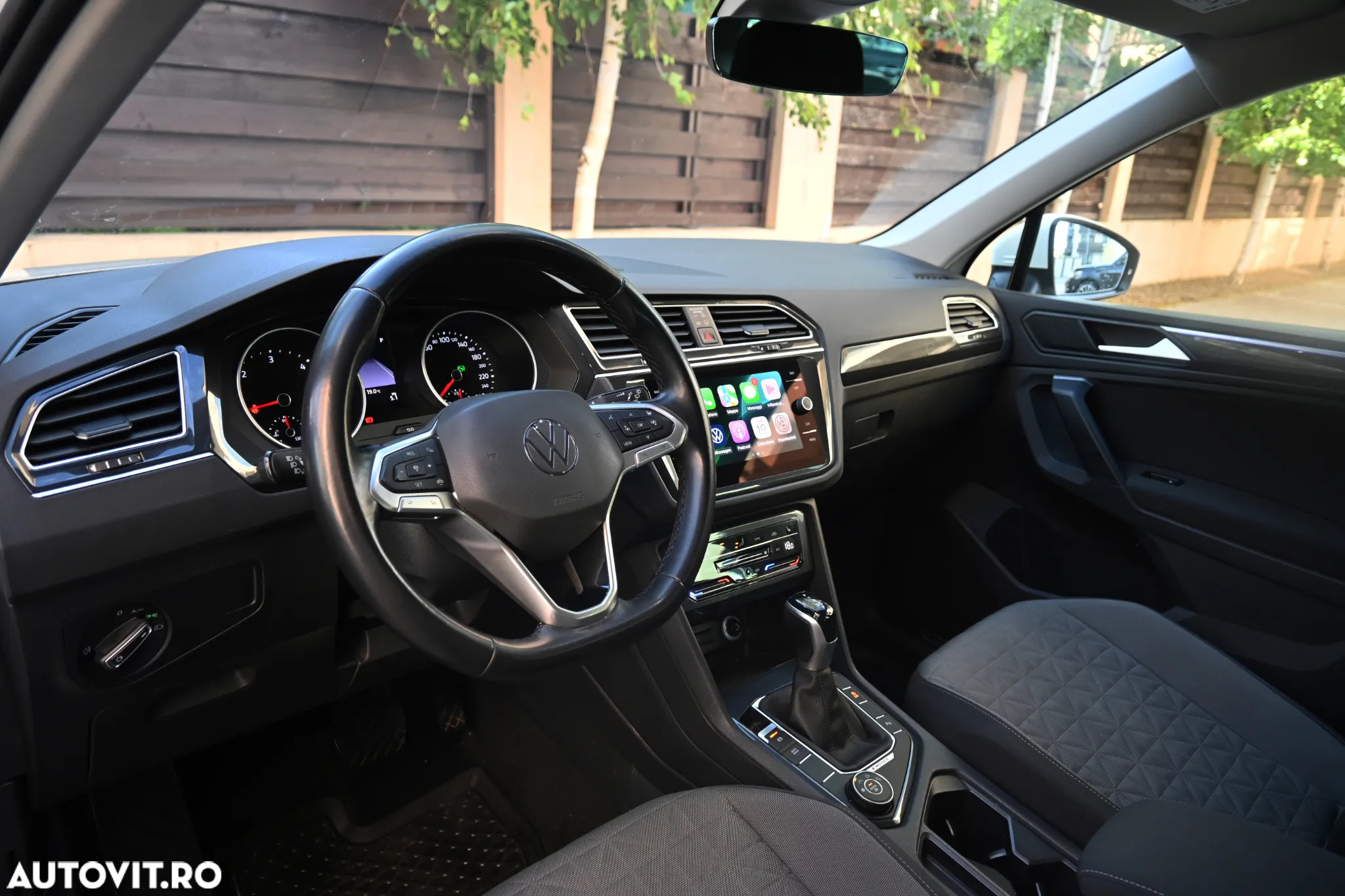 Volkswagen Tiguan 2.0 TDI SCR DSG 4Motion Elegance - 23