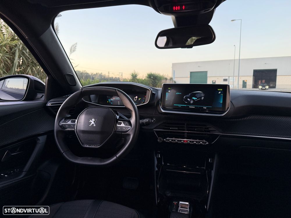 Peugeot e-2008 Allure Pack - 18