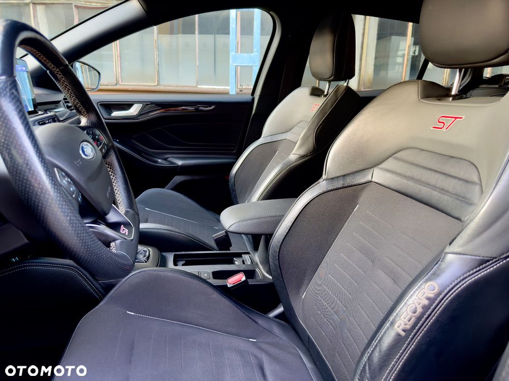 Ford Focus 2.0 EcoBlue ST - 14
