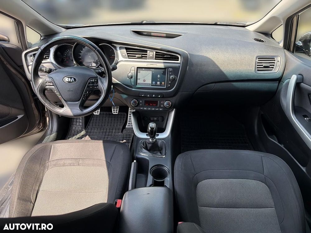 Kia Ceed 1.6 GDI City - 12