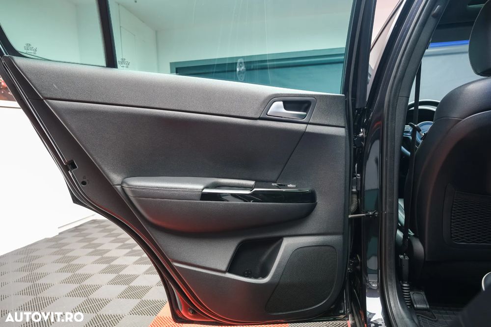 Kia Sportage 2.0 DSL 8AT HP 4x4 GT Line - 32