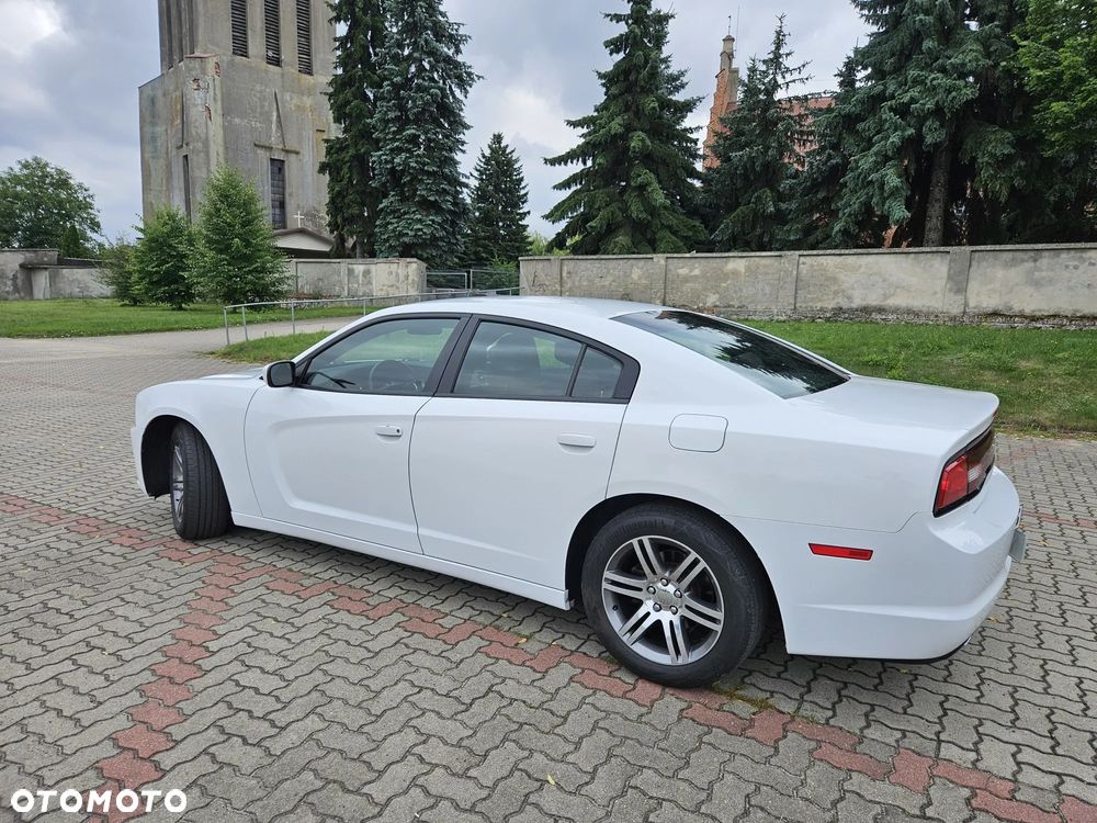 Dodge Charger 3.5 V6 SXT - 6