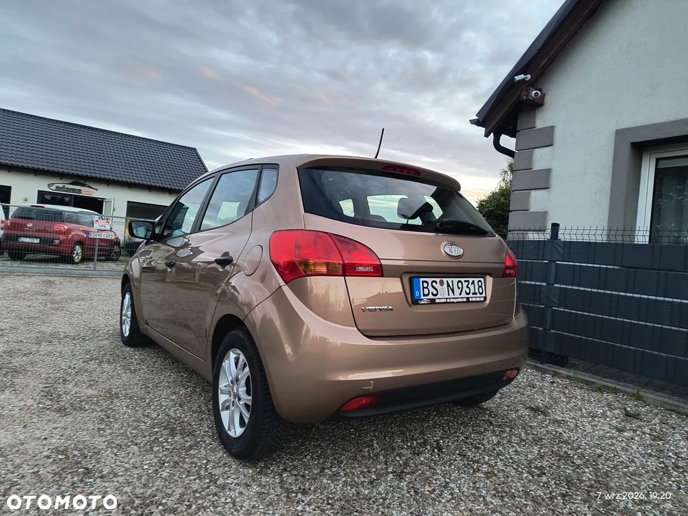 Kia Venga 1.4 CVVT Vision - 10
