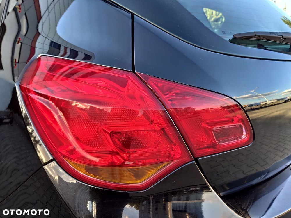 Opel Astra 1.4 Turbo Exklusiv - 22