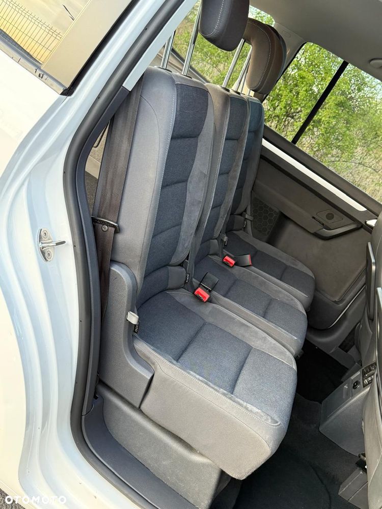 Volkswagen Touran 1.6 TDI DPF STYLE - 19