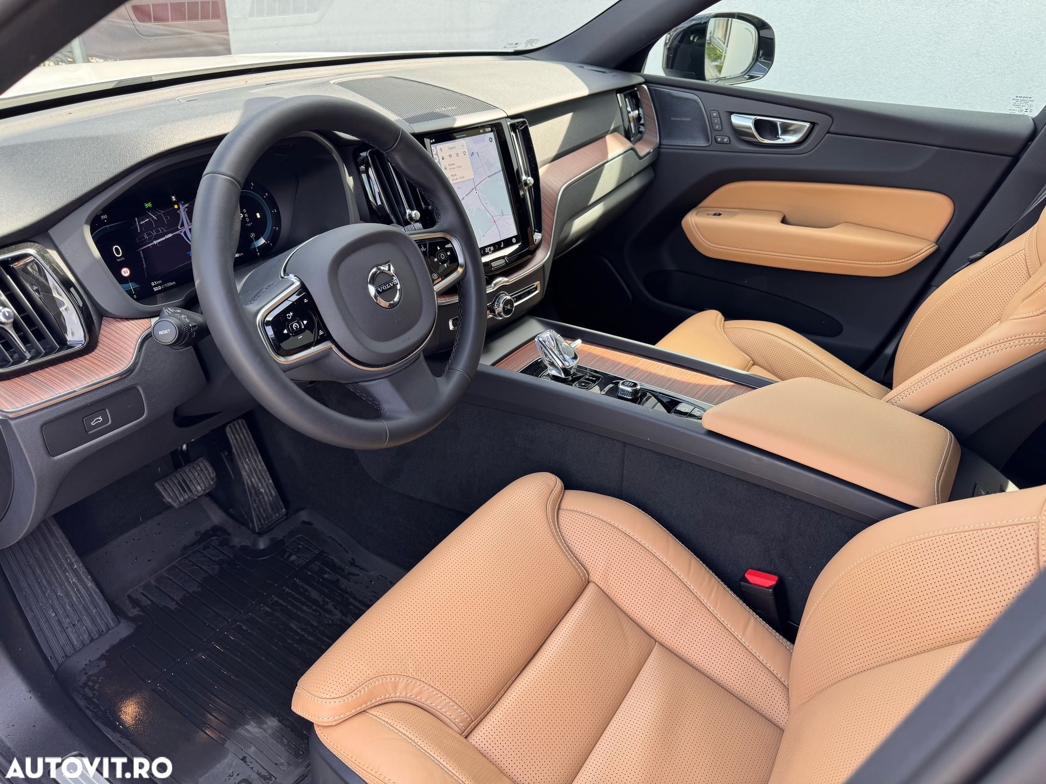 Volvo XC 60 B4 MHEV AT AWD Plus Dark - 7