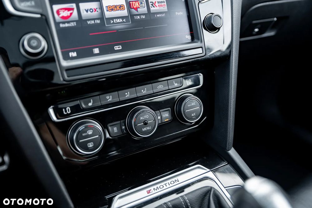 Volkswagen Passat Variant 2.0 TSI (BlueMotion Technology) 4Motion DSG Highline - 31