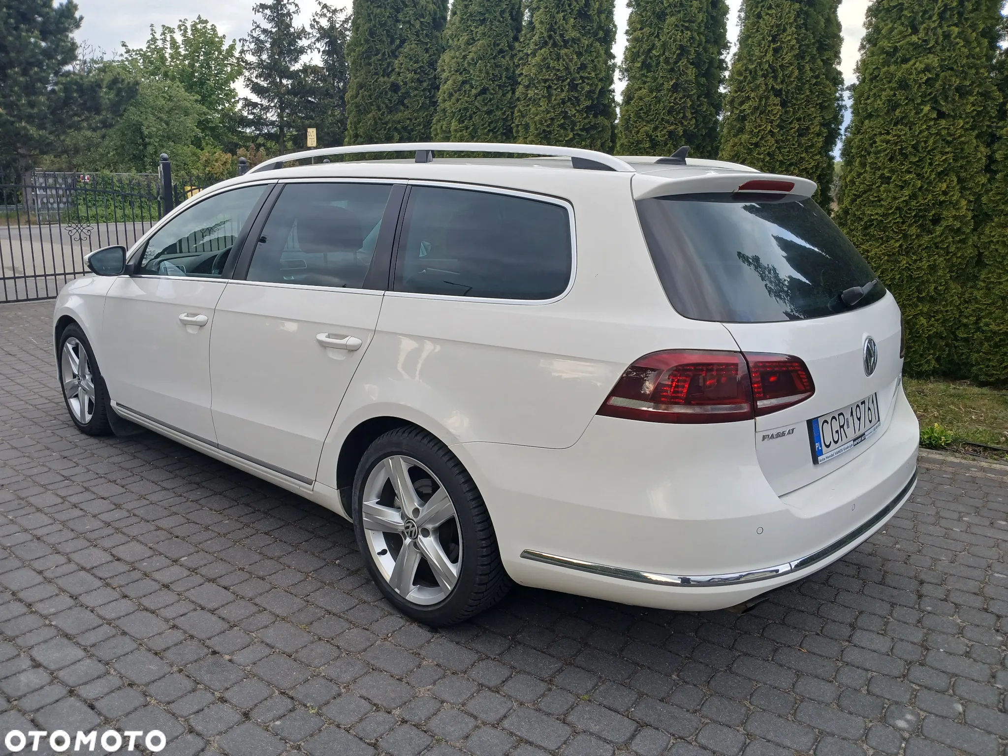 Volkswagen Passat Variant 2.0 TDI DSG BlueMotion Technology Highline - 22