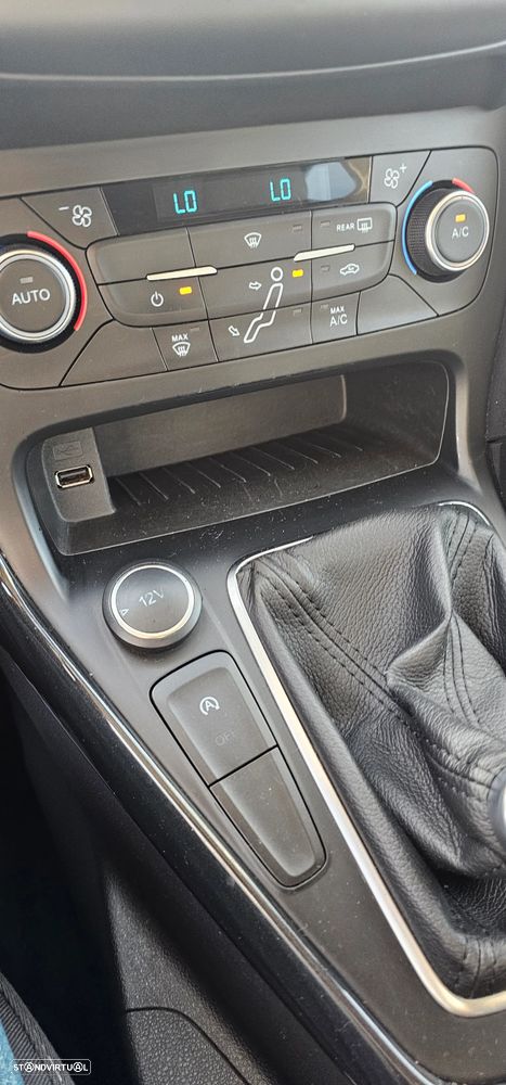 Ford Focus SW 1.5 TDCi Titanium — fotografia 18