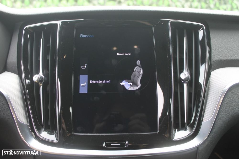 Volvo V60 2.0 T8 AWD TE R-Design - 17