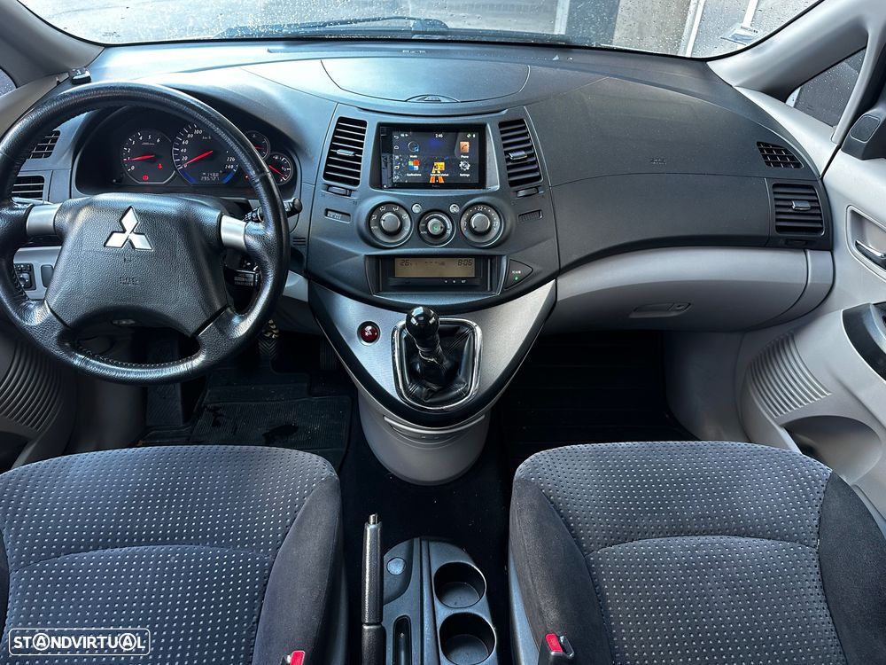 Mitsubishi Grandis 2.0 DI-D Sport - 20