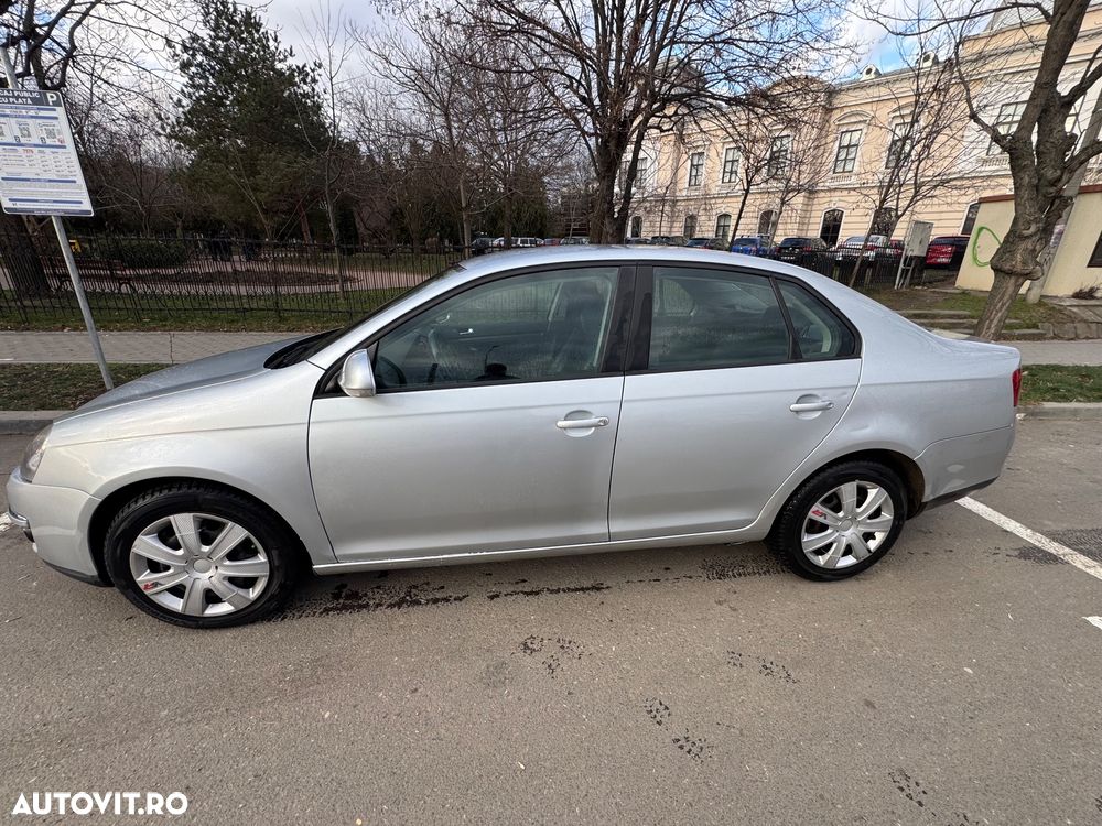 Volkswagen Jetta - 2