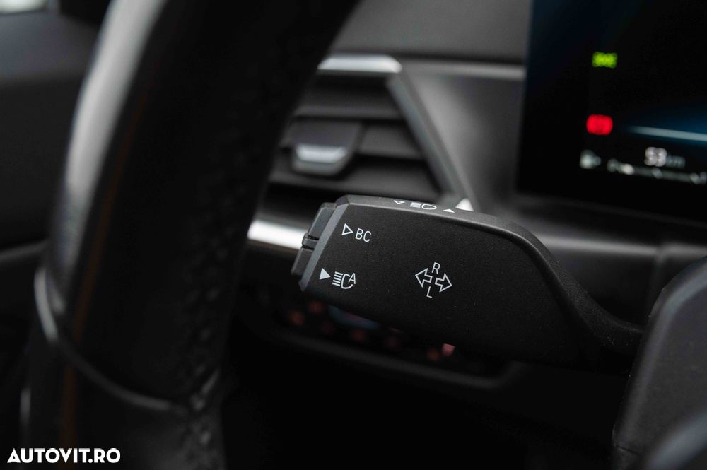 BMW Seria 3 318i Aut. M Sport - 16