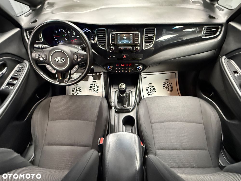 Kia Carens - 11