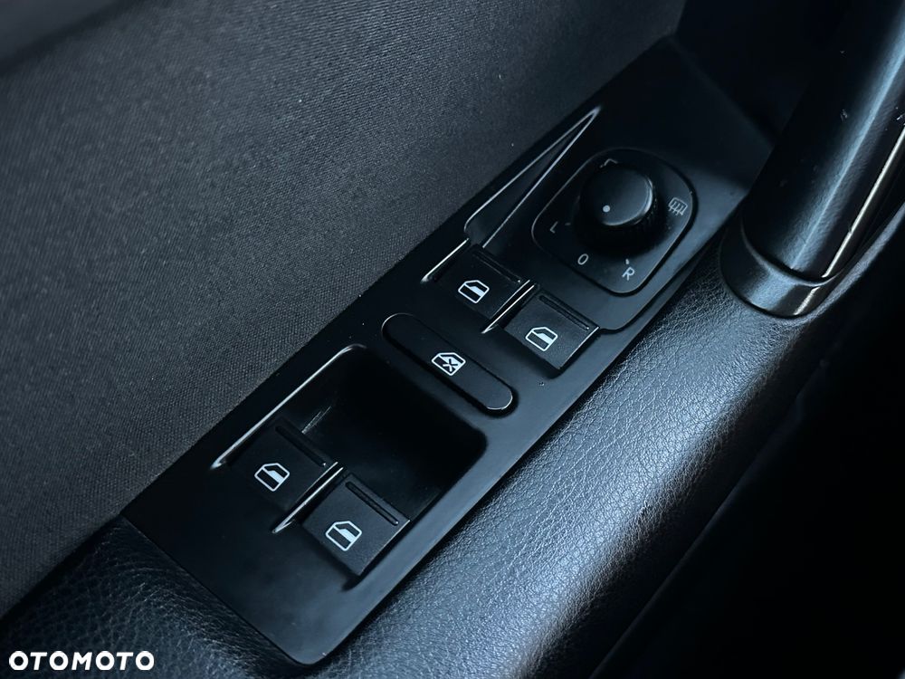 Volkswagen Passat - 21