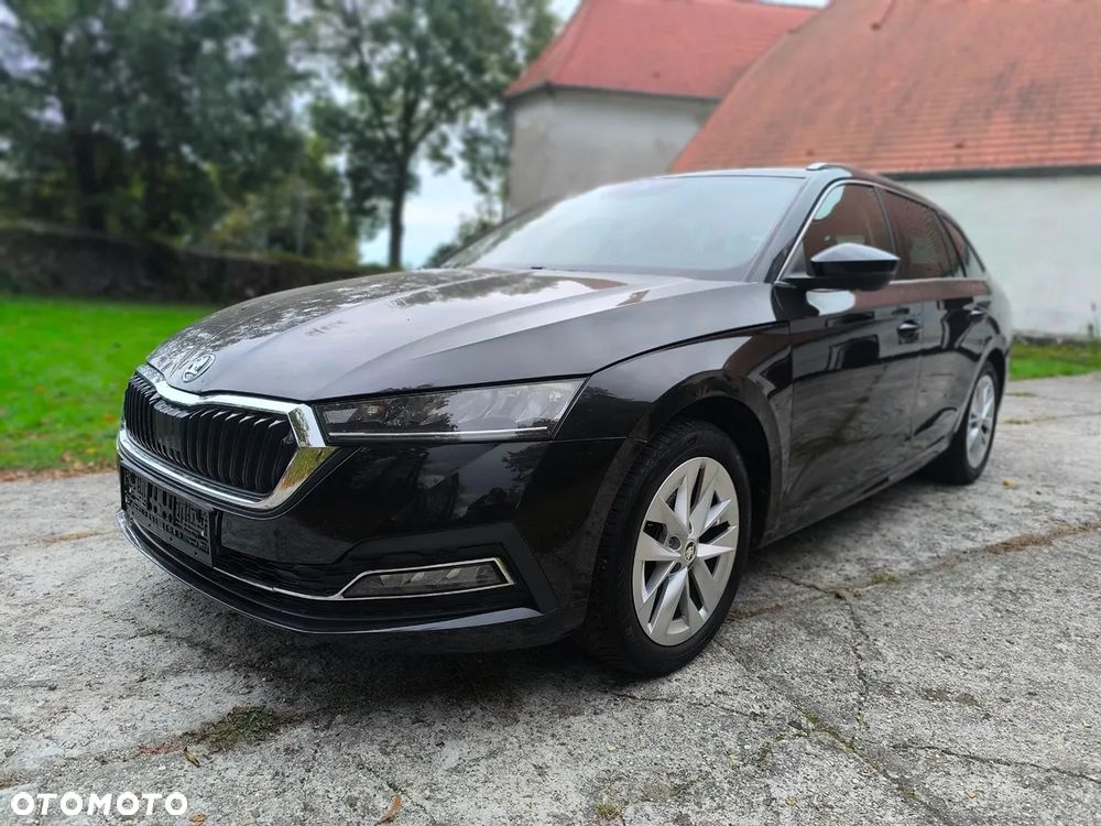 Skoda Octavia 1.5 TSI Scout First Edition - 1