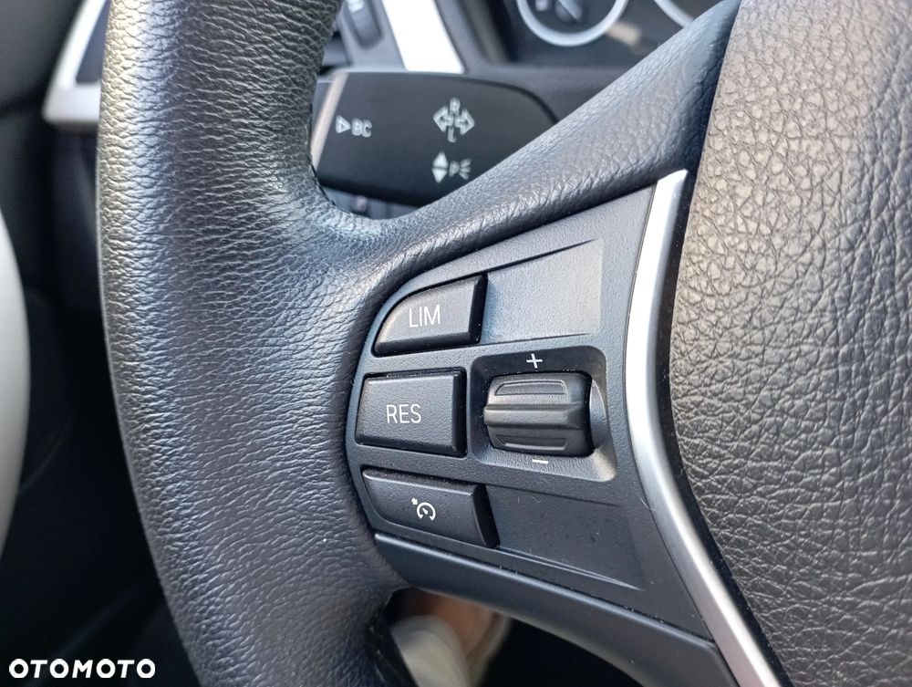 BMW Seria 3 318i - 19