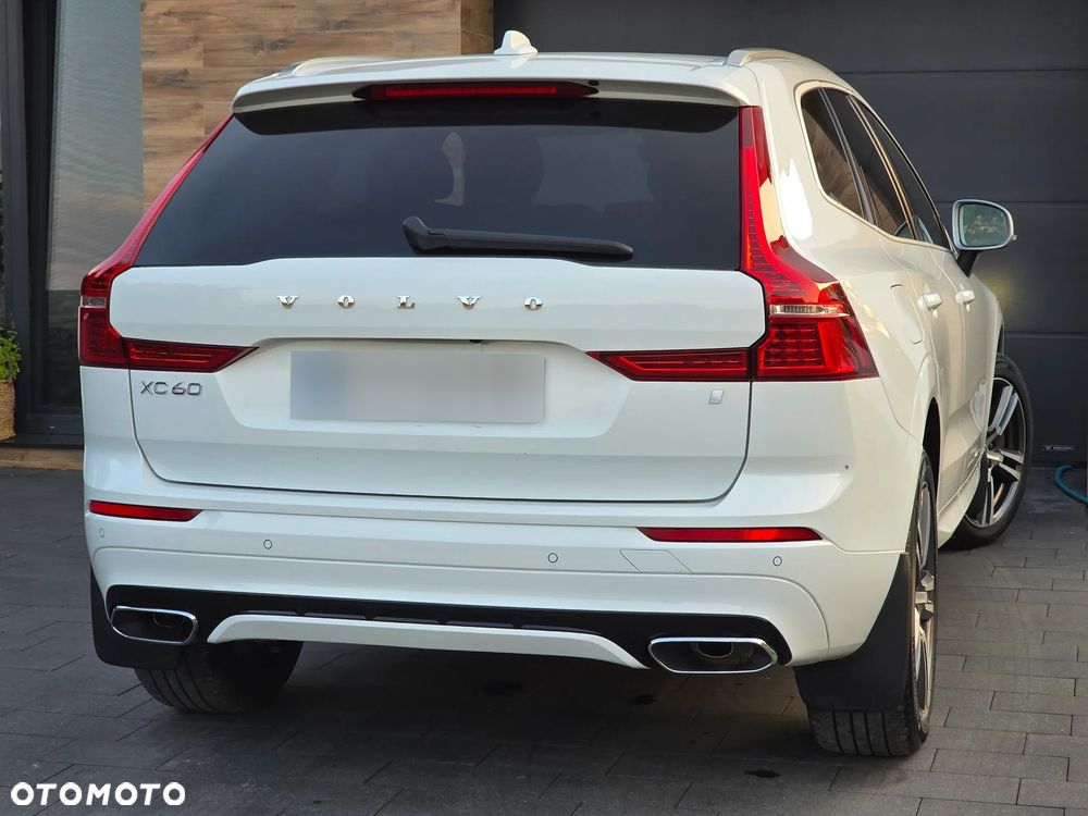 Volvo XC 60 B4 D AWD R-Design - 26