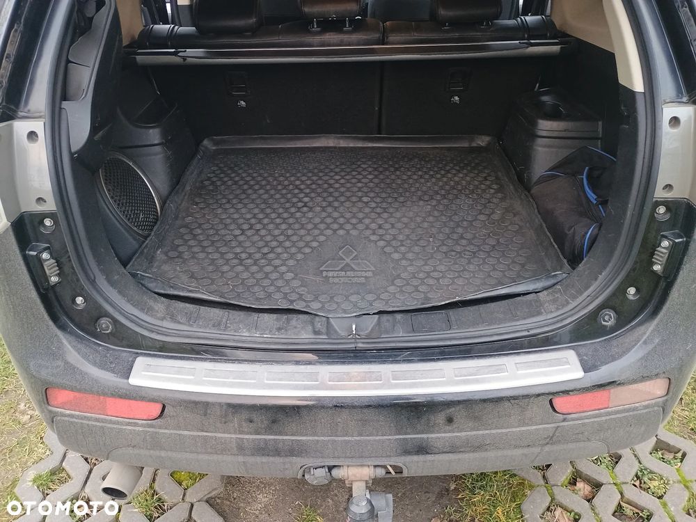 Mitsubishi Outlander 2.0 4WD Top - 14