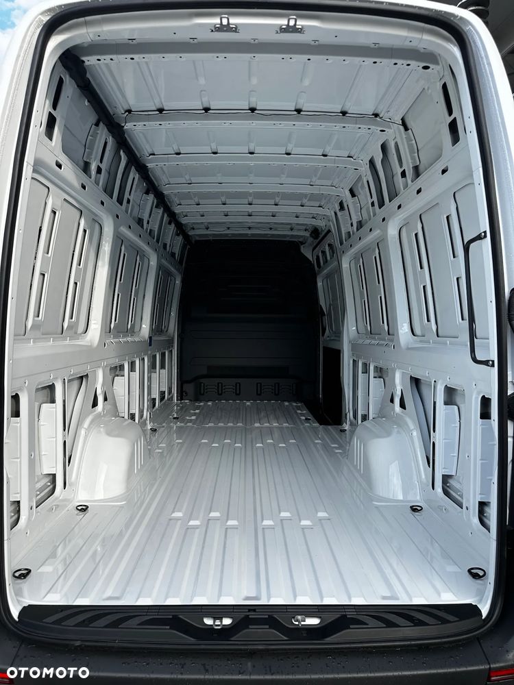 Mercedes-Benz Sprinter - 31