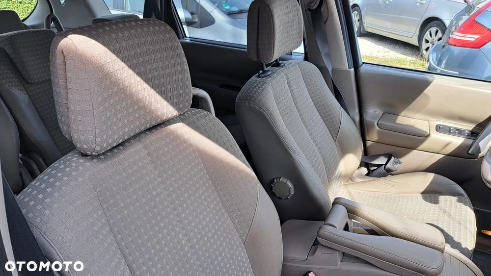 Renault Grand Scenic - 9