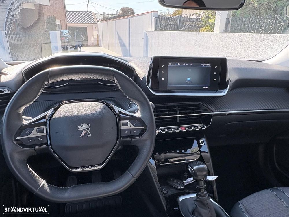 Peugeot 2008 1.2 PureTech Allure - 38