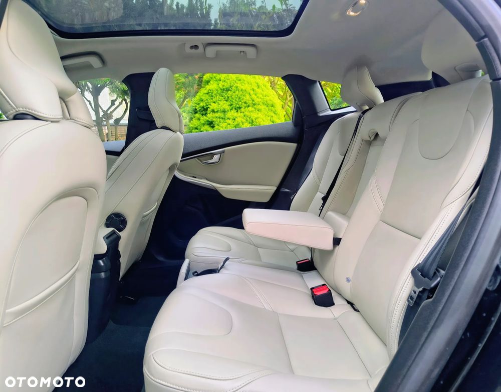 Volvo V40 D4 Geartronic Kinetic - 26