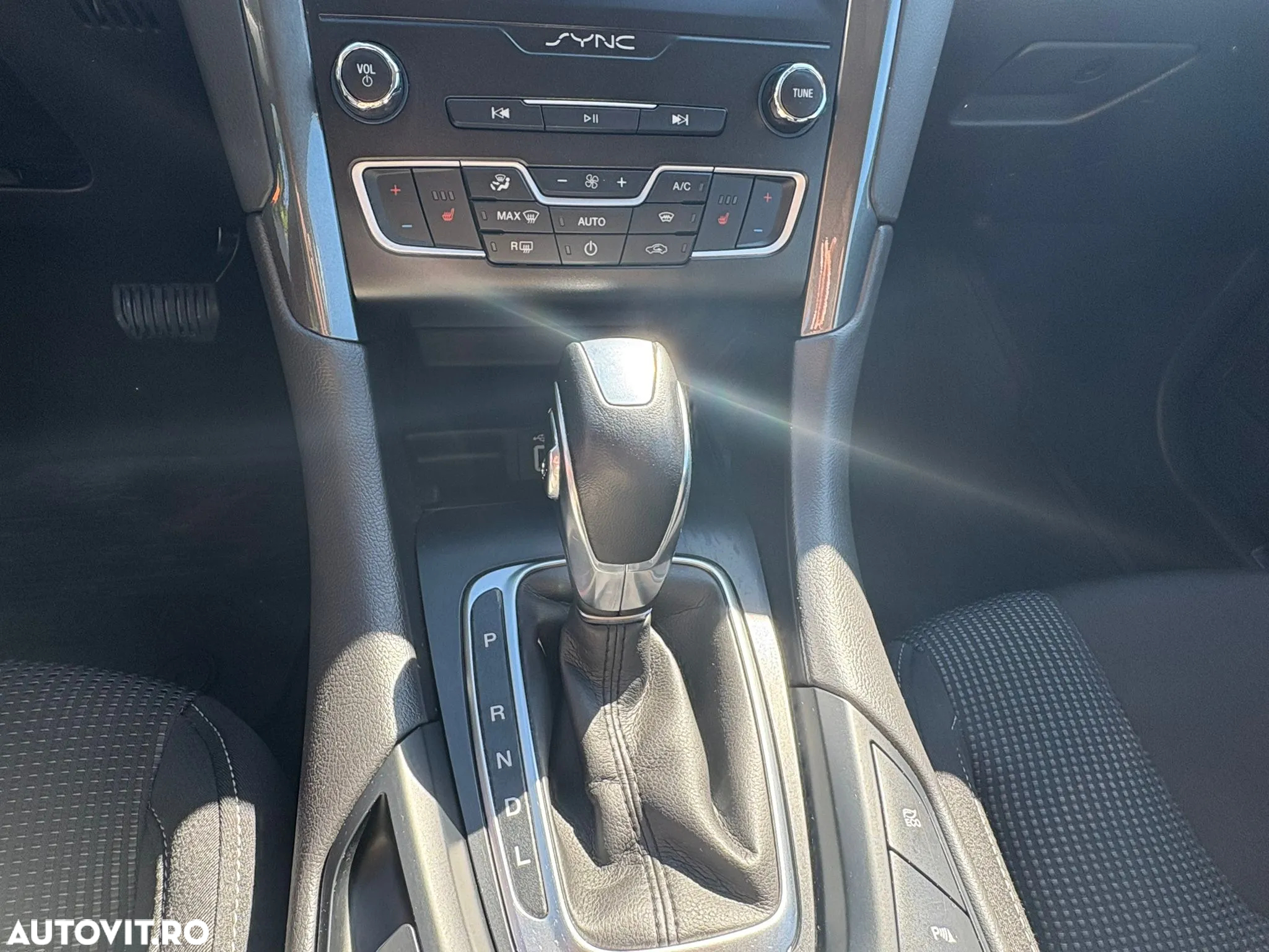 Ford Mondeo 2.0 HEV Titanium - 8