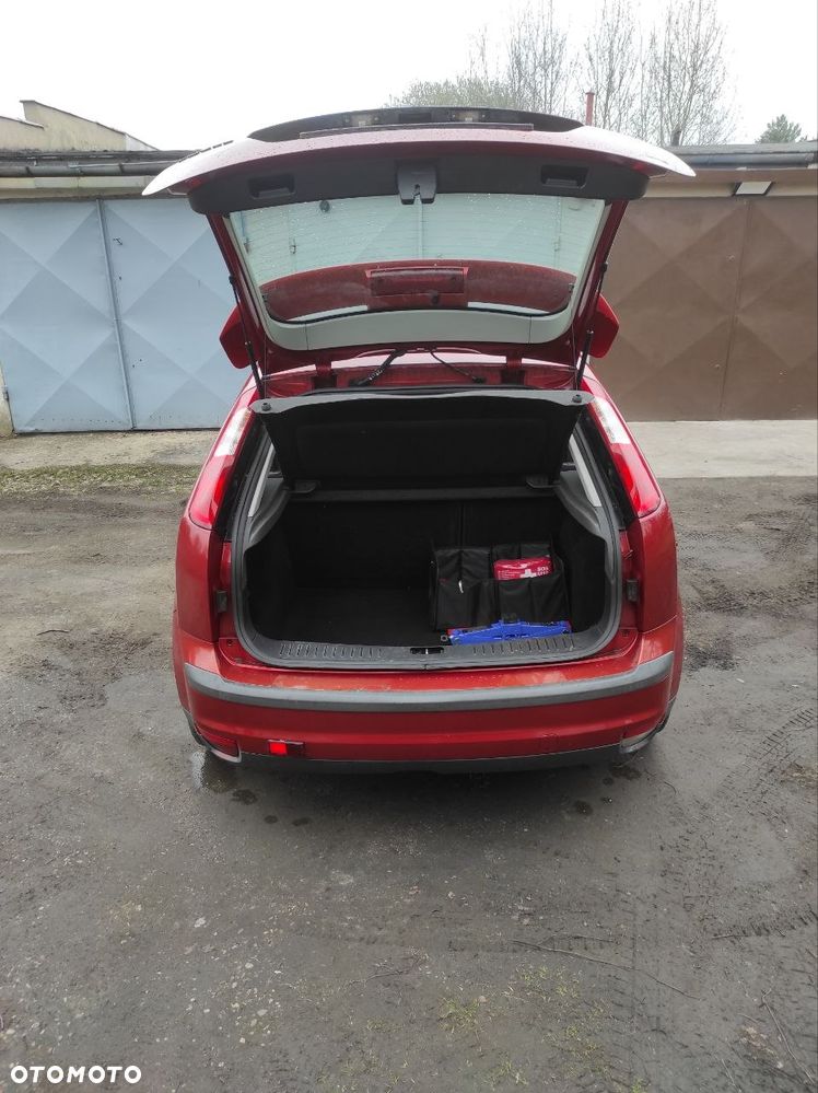 Ford Focus 2.0 Sport - 26