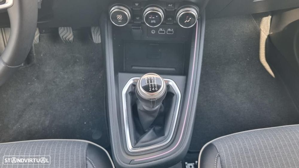 Renault Clio 1.0 TCe Techno Bi-Fuel - 11