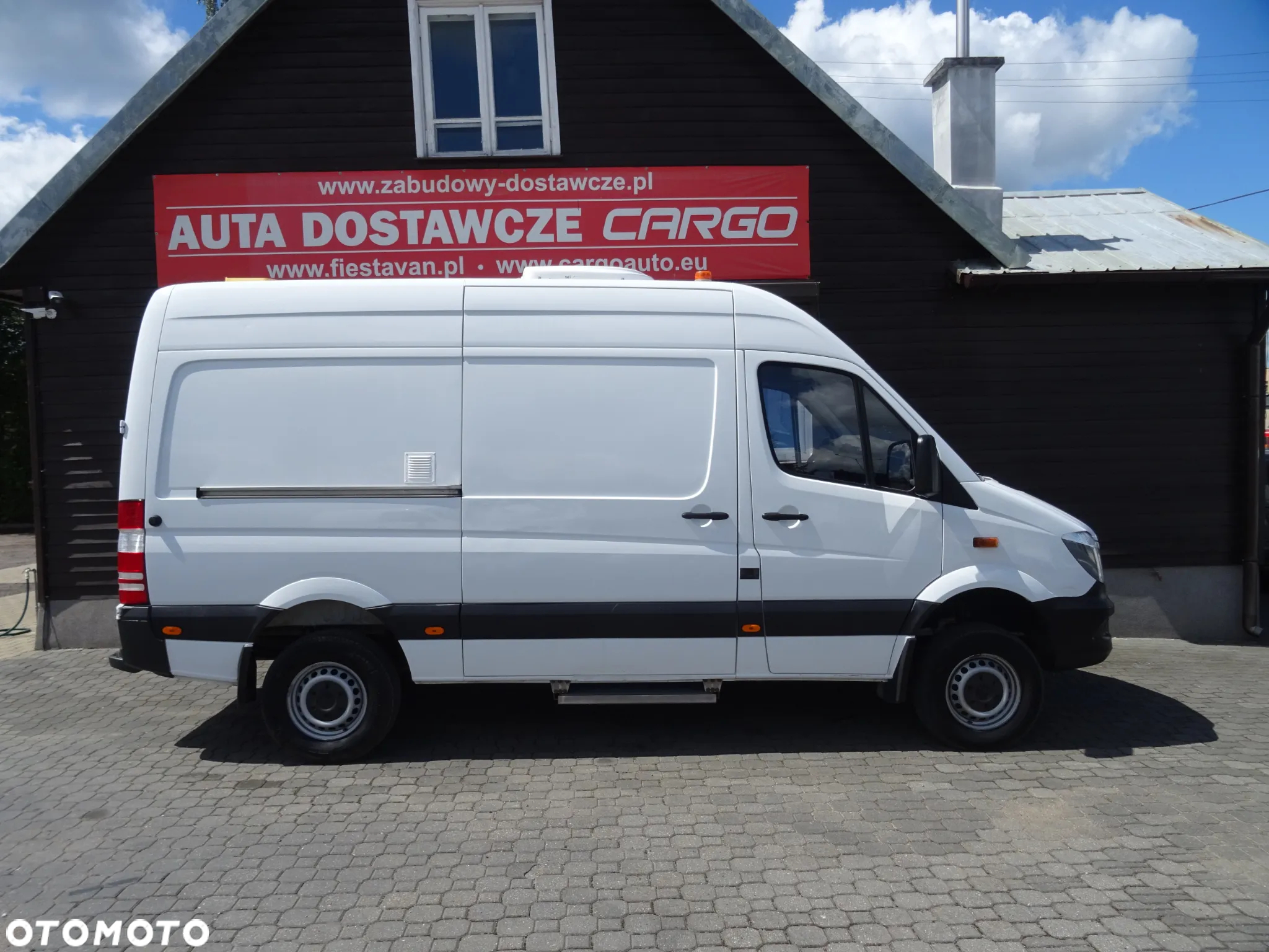 Mercedes-Benz Sprinter - 13