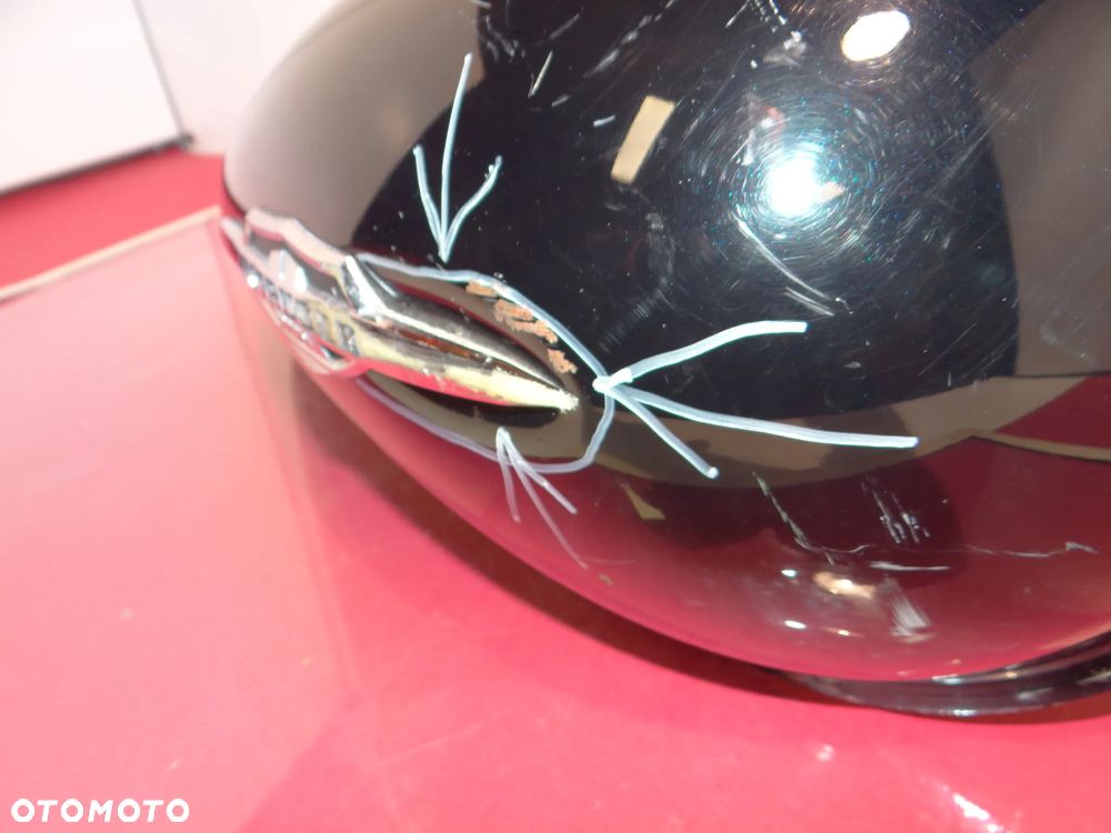 S040 Suzuki VZR 1800 Intruder (06-17) ZBIORNIK PALIWA BAK - 24