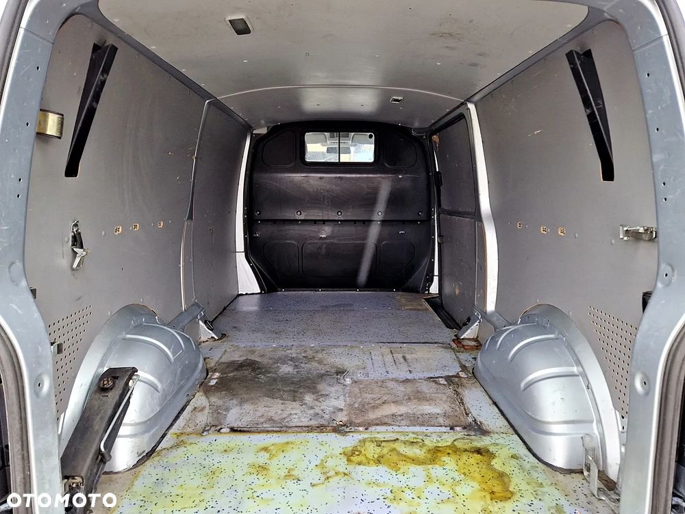 Volkswagen Transporter T5 - 12
