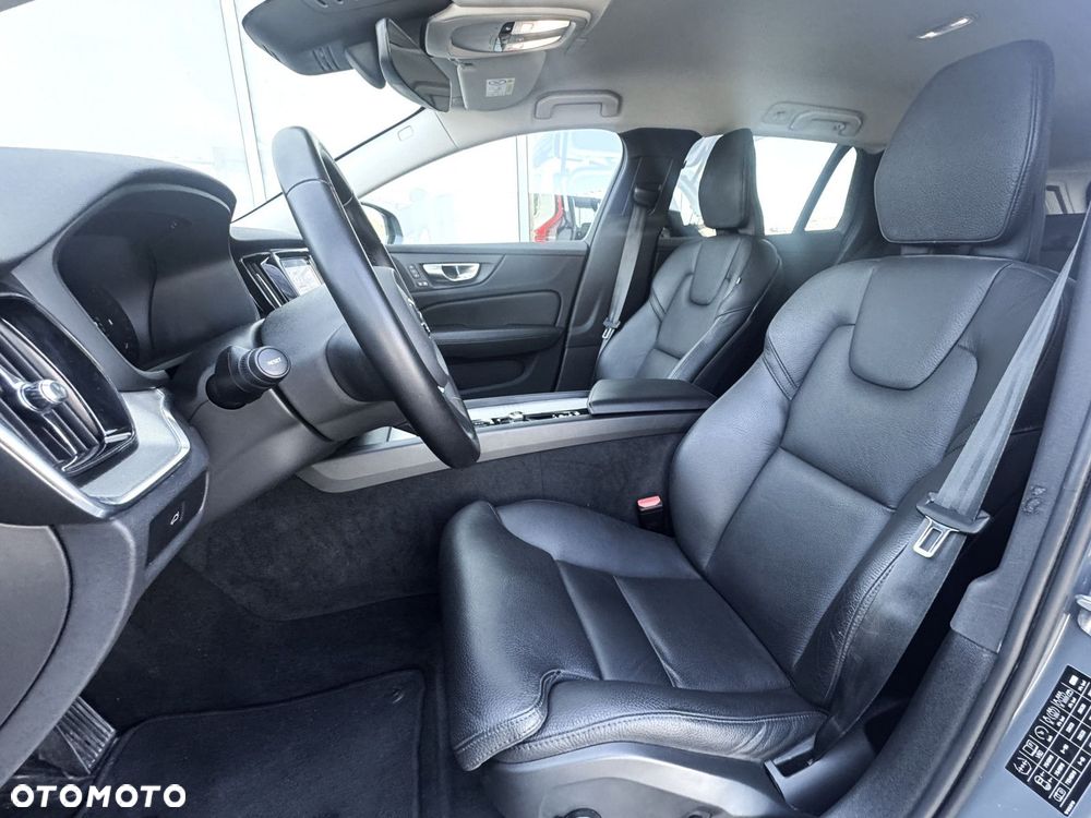 Volvo V60 Cross Country - 29