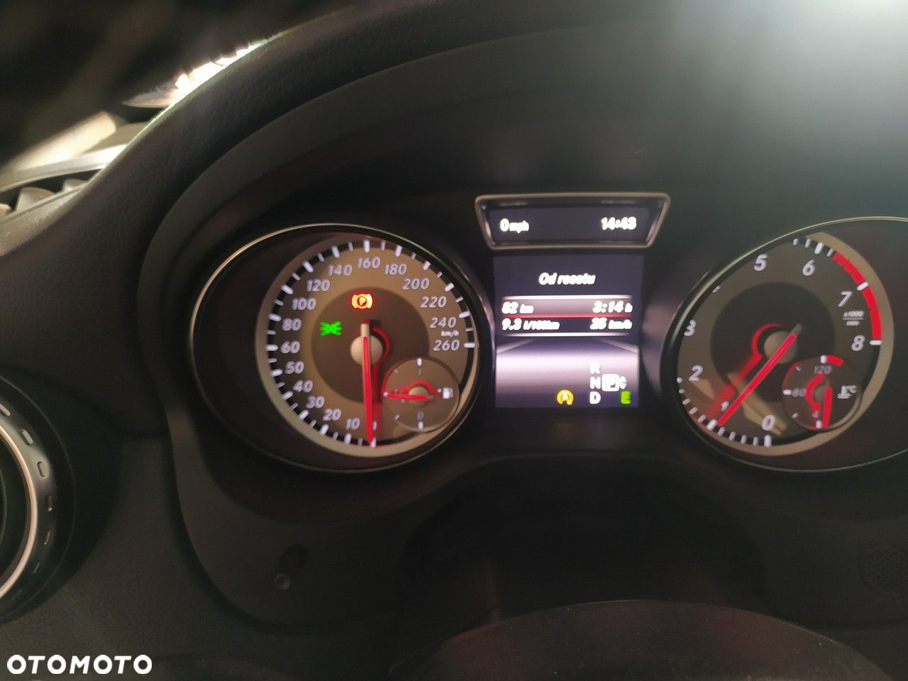 Mercedes-Benz GLA 200 7G-DCT - 14