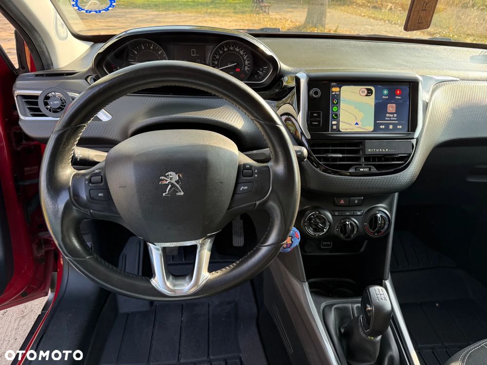 Peugeot 2008 PureTech 82 Allure - 16
