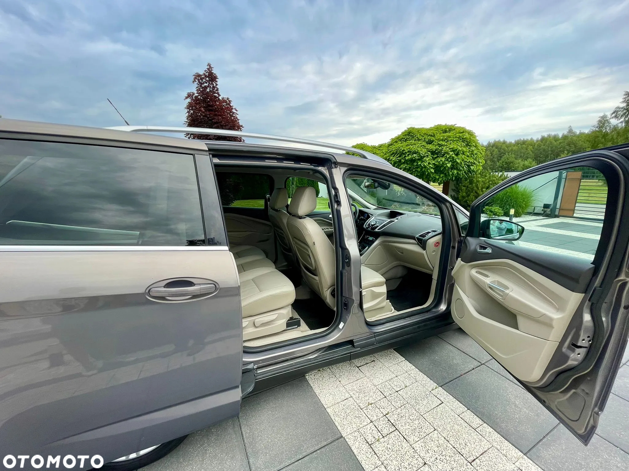 Ford Grand C-MAX 2.0 TDCi Titanium - 16