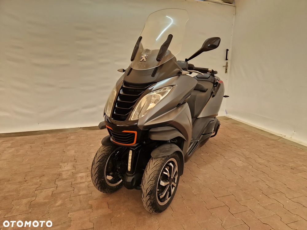 Peugeot Metropolis - 2