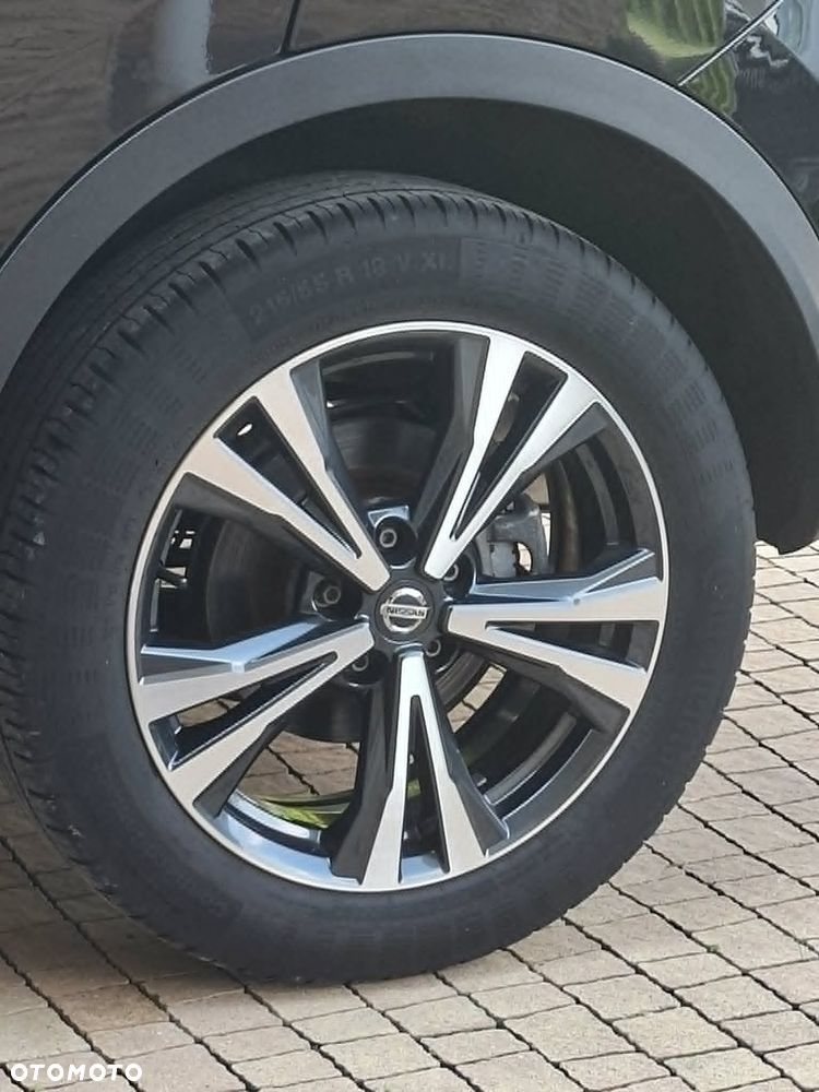 Nissan Qashqai 1.3 DIG-T N-Connecta DCT - 27