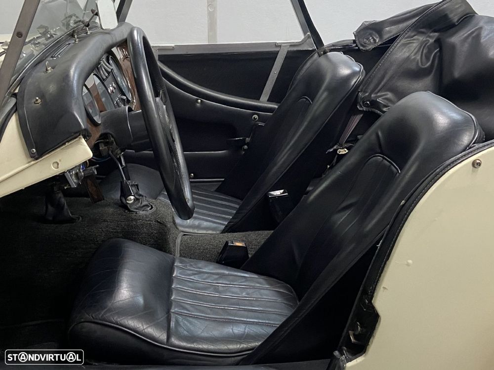 Morgan Plus 8 - 7