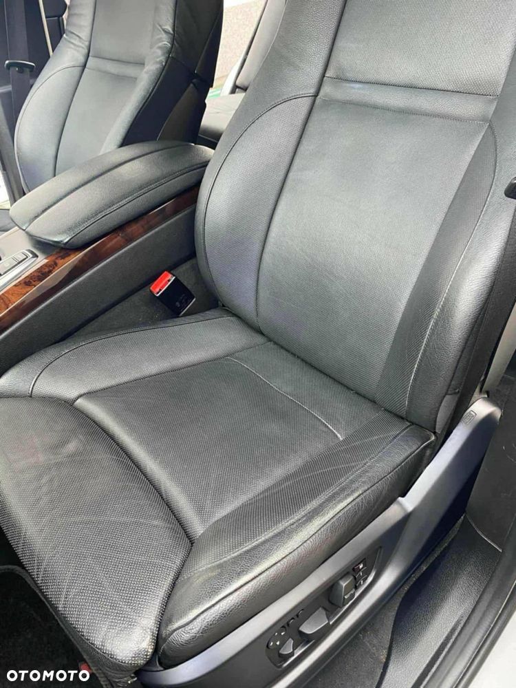 BMW X5 4.8i xDrive - 12