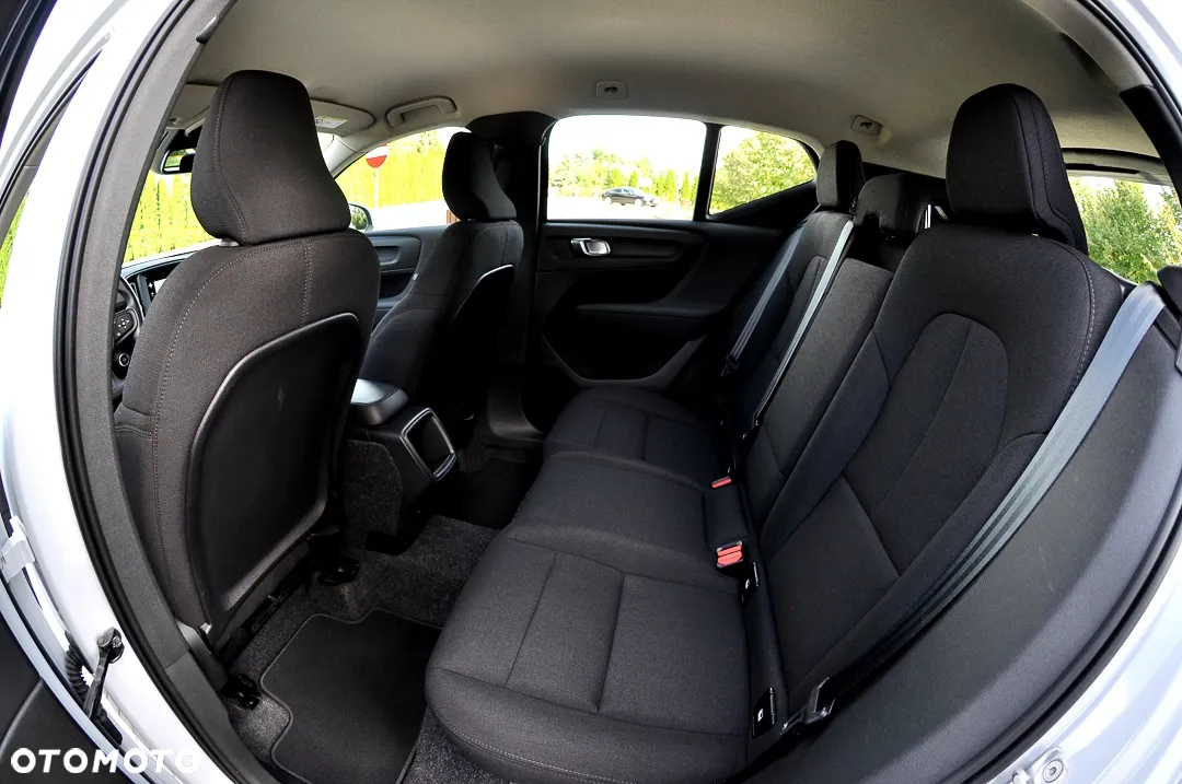 Volvo XC 40 T2 Momentum Pro - 24