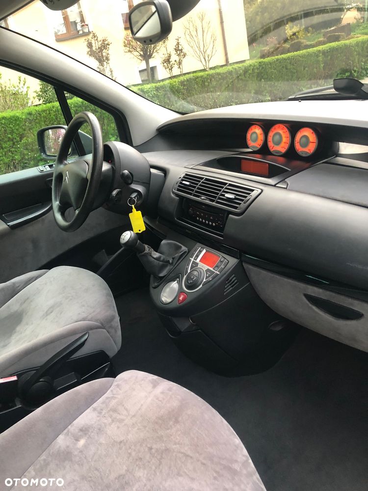 Citroën C8 2.0 16V Style - 11