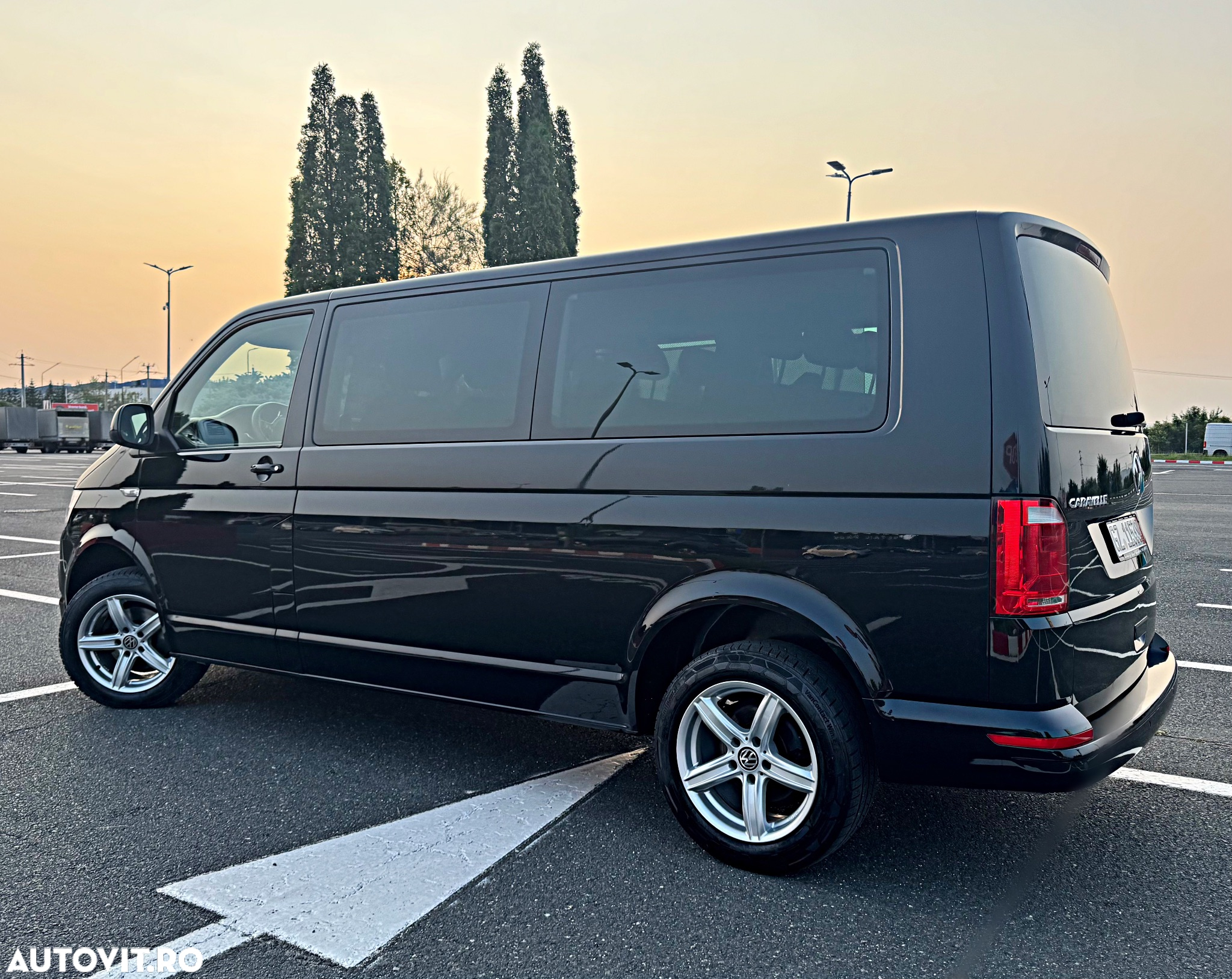 Volkswagen Caravelle T6 2.0 TDI KR Comfortline DSG - 2
