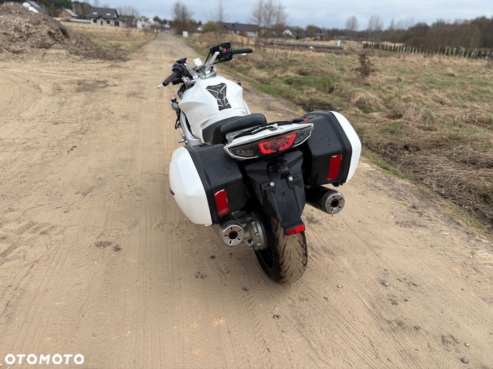 Yamaha FJR - 3