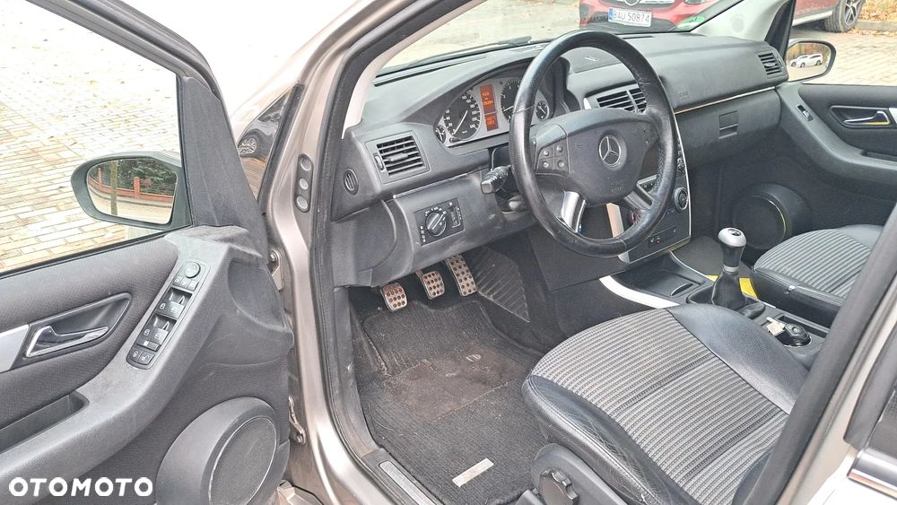 Mercedes-Benz Klasa B ver-200-special-edition - 8