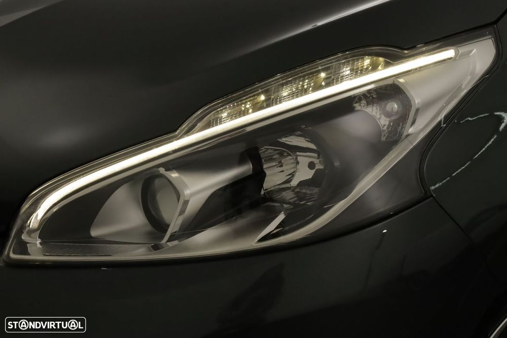 Peugeot 208 1.2 PureTech Style - 6