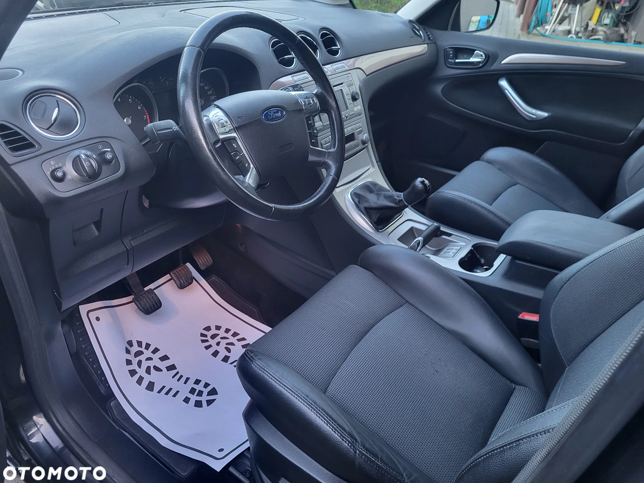 Ford S-Max - 12