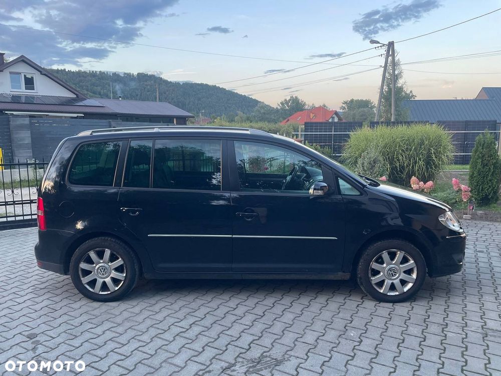 Volkswagen Touran - 4
